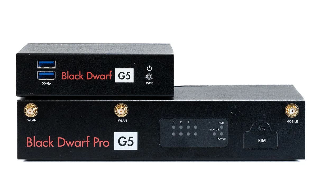 Securepoint Black Dwarf G5 und Black Dwarf Pro G5 übereinander, Produktansicht